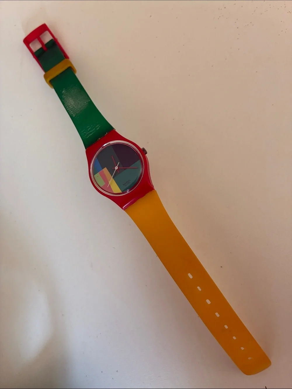 Colorblock Silicone Smartwatch - Green, Red & Yellow